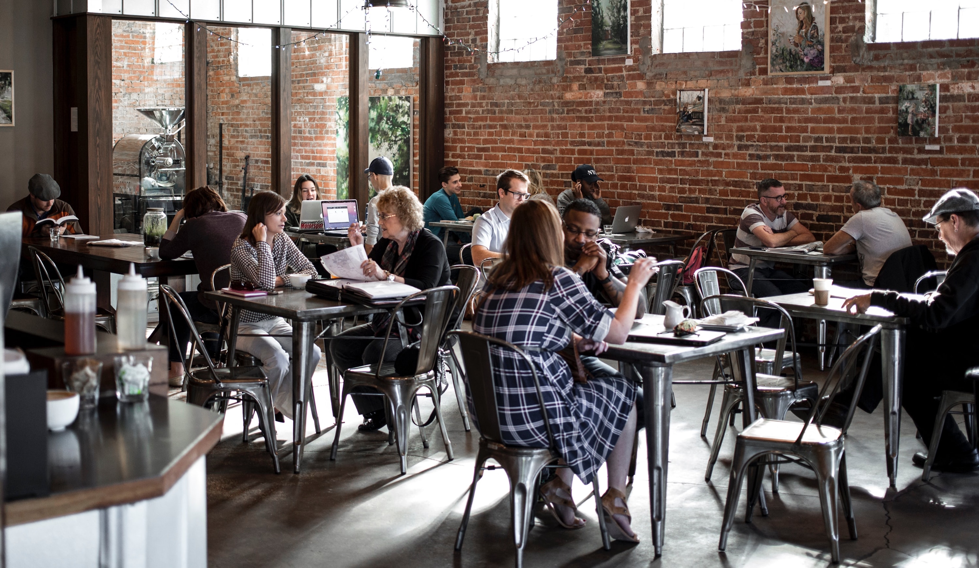 Enhancing restaurant operations through people counting technology